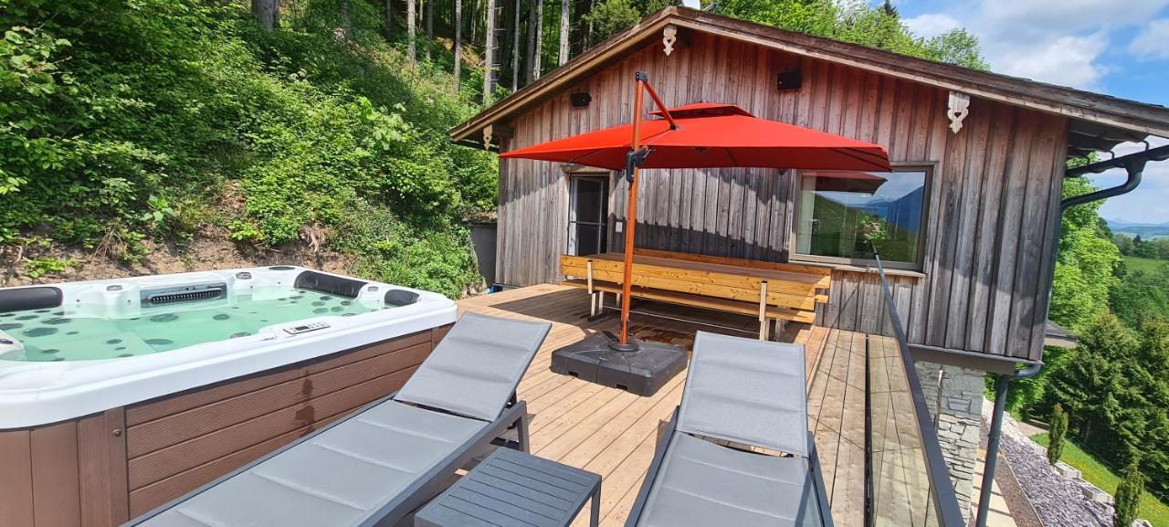 Ruhige Bergvilla In Alleinlage Am Mondsee Mit Seeblick Bergblick Und Whirlpool Innerschwand Exterior foto